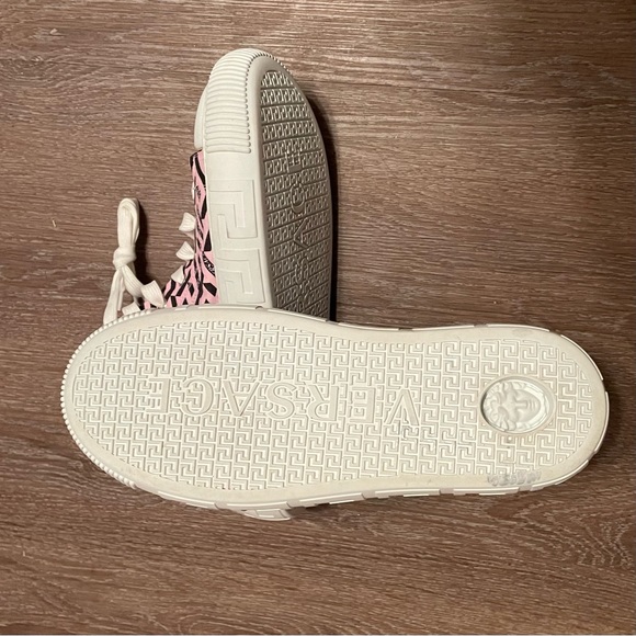 Versace La Greca Men's
Split Leather High-Top
Sneakers Size 44 EU / 11
US Multi - Picture 3 of 14